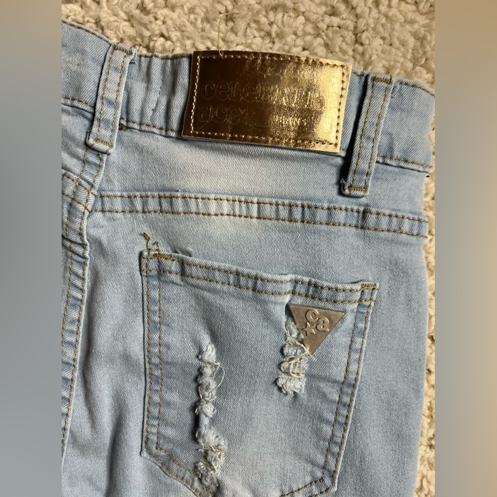 Juniors size 5 Celebrity Ace Distressed Flare Jeans - Picture 3 of 8